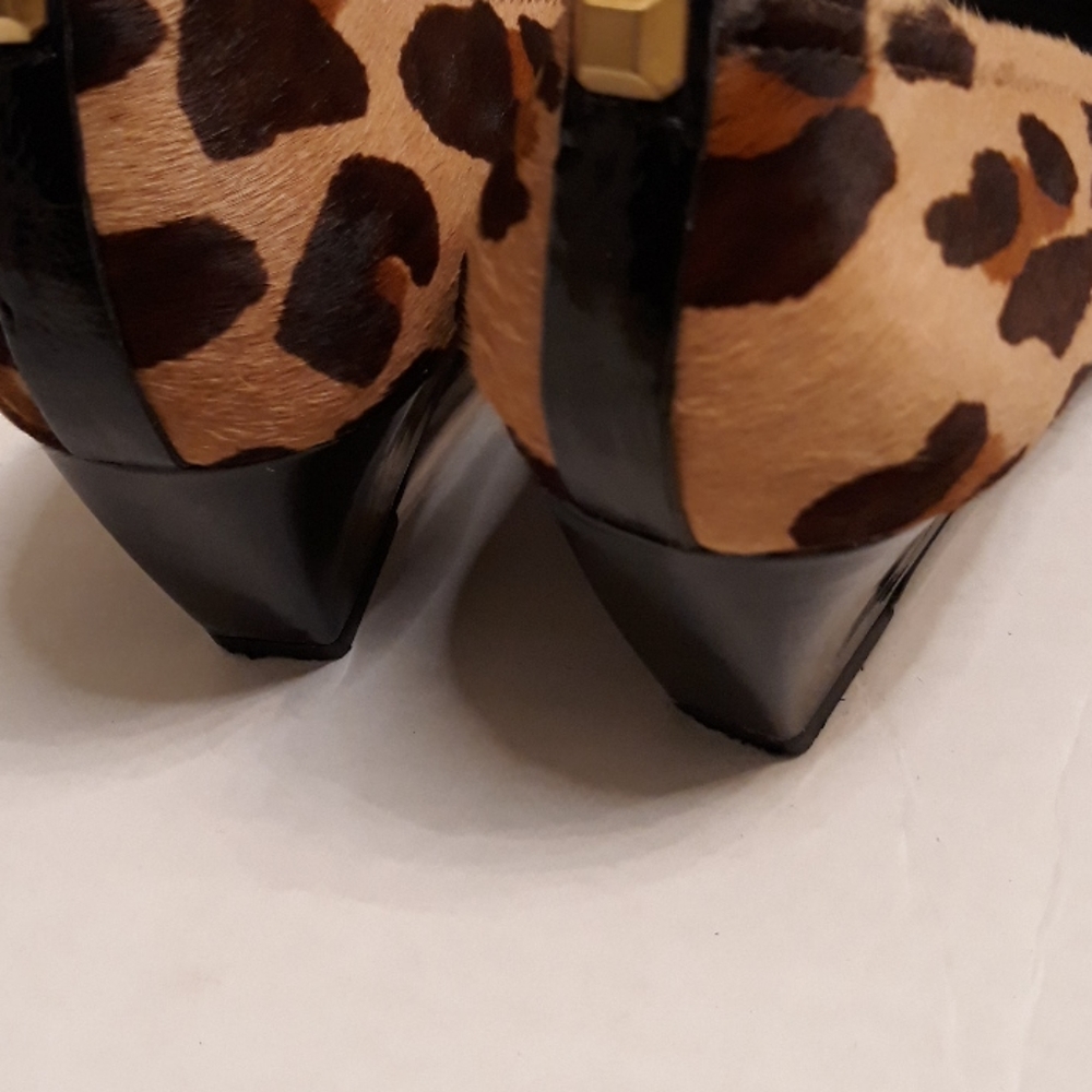 BCBG Maxazria/Leapord Print/Calf Hair/ Wedge Heels - Picture 8 of 16